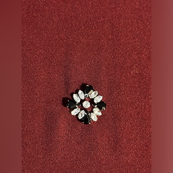 CONTEMPORAINE Sleeveless Burgundy Top SIZE SMALL - Picture 5 of 5